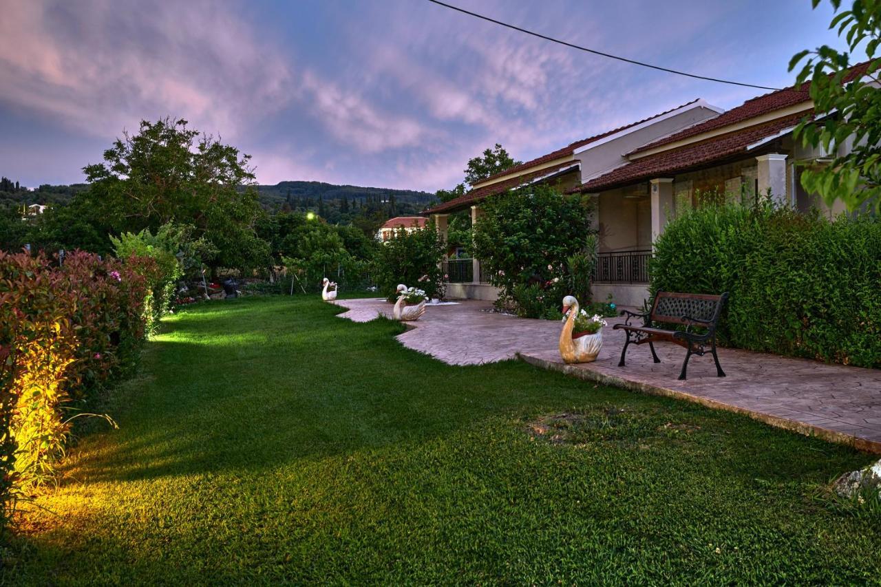 Villa Sandra Litheres Luaran gambar