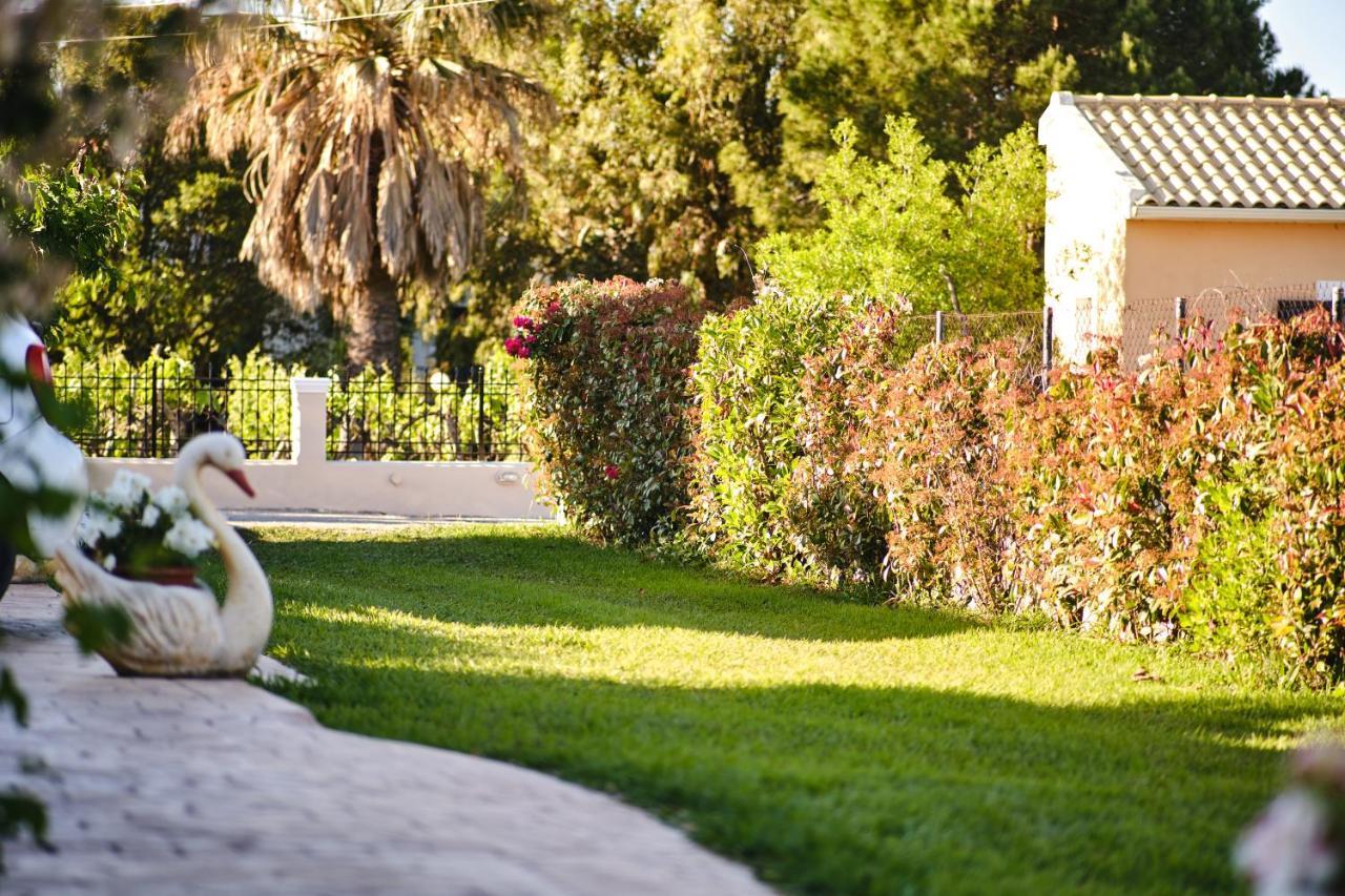 Villa Sandra Litheres Luaran gambar