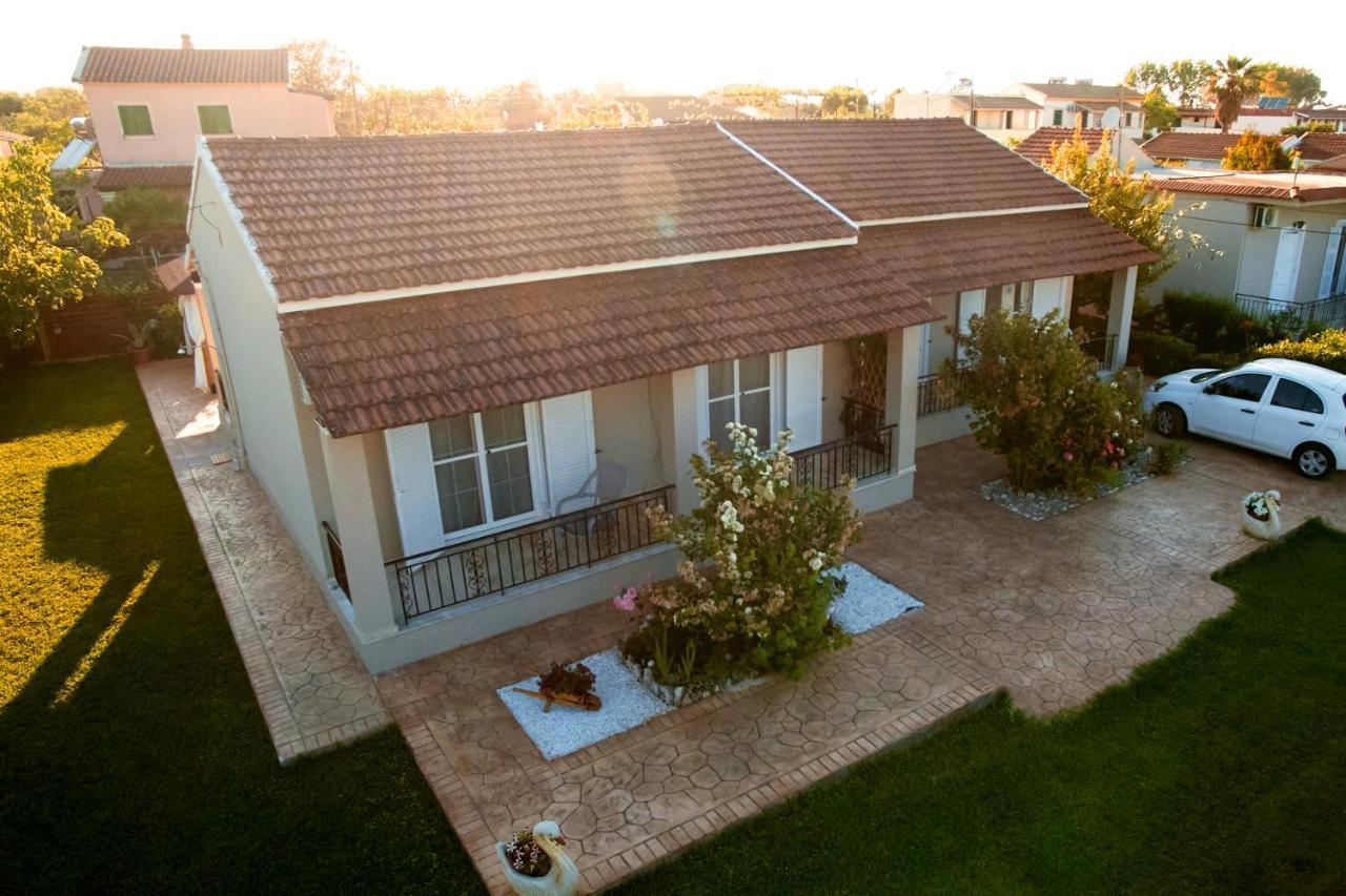 Villa Sandra Litheres Luaran gambar